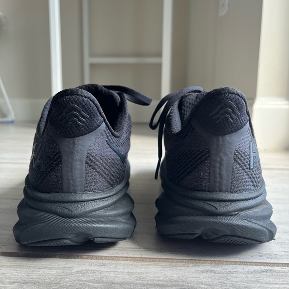 Hoka Clifton 9 - size 8.5 - Picture 3 of 6